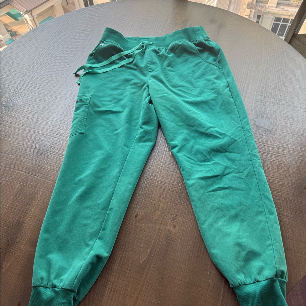 Figs Green Jogger Sweatpants Elastic Cuffs